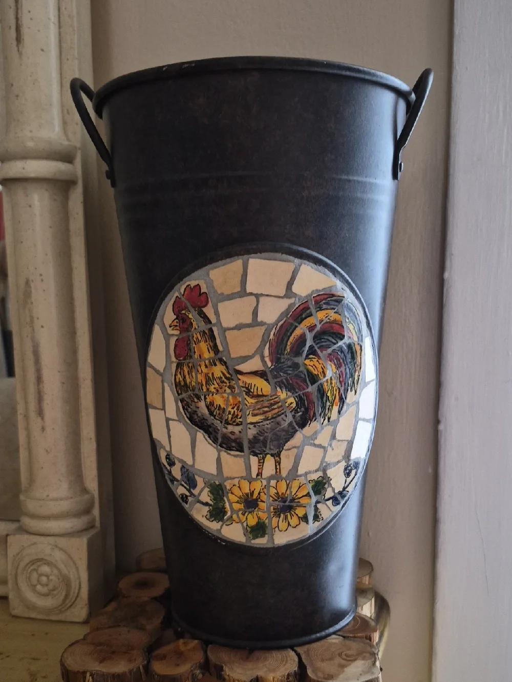 Vintage Rustic Metal Mosaic pique assiette Rooster Farmhouse Vase Tin